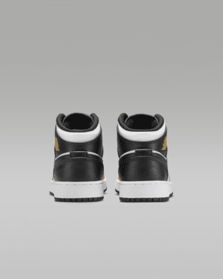 Air Jordan 1 Mid Older Kids' Shoes