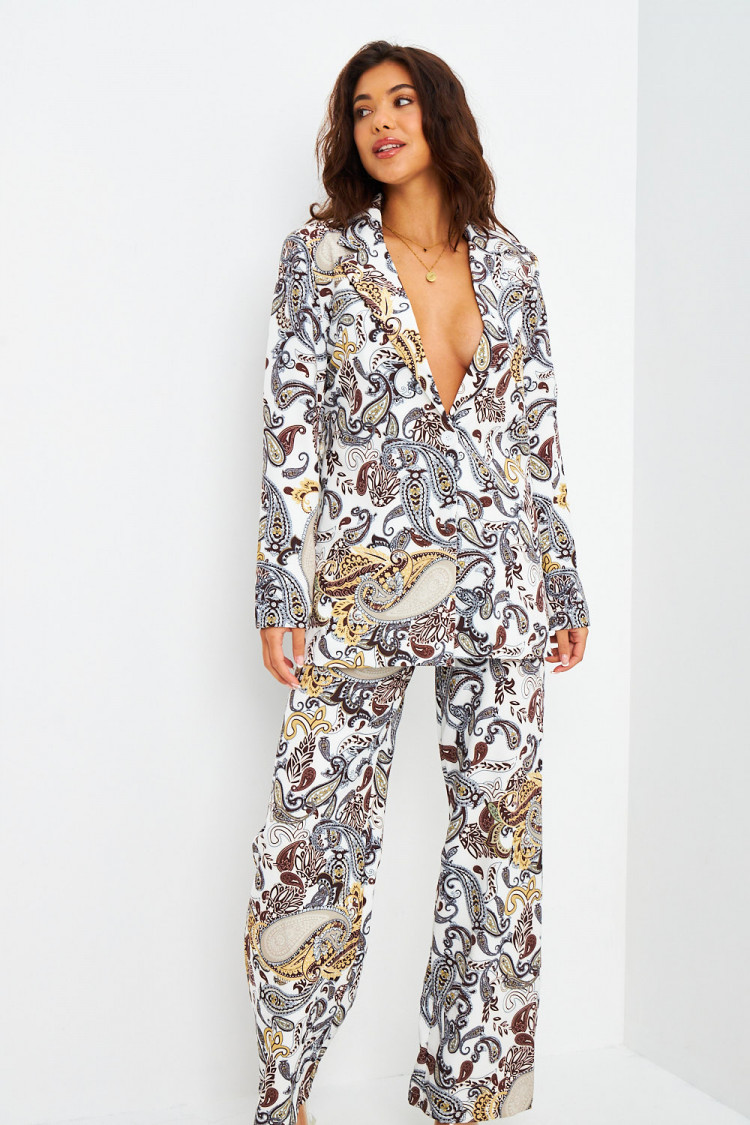 Ensemble blanc paisley blazer + pantalon ceinturé