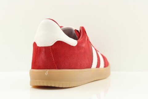Hip Sneaker