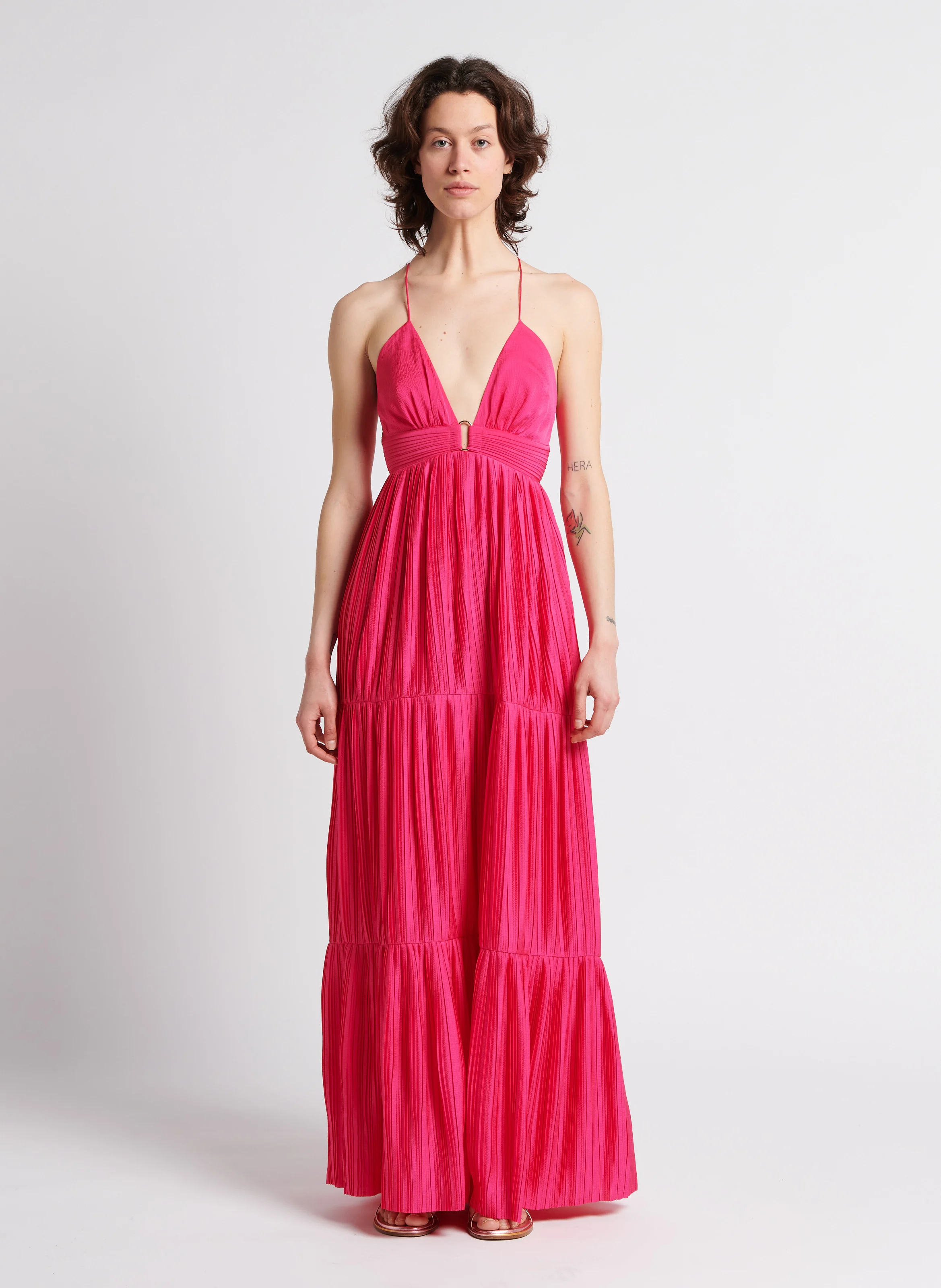 WASTA - Robe longue col V plissée | Rose