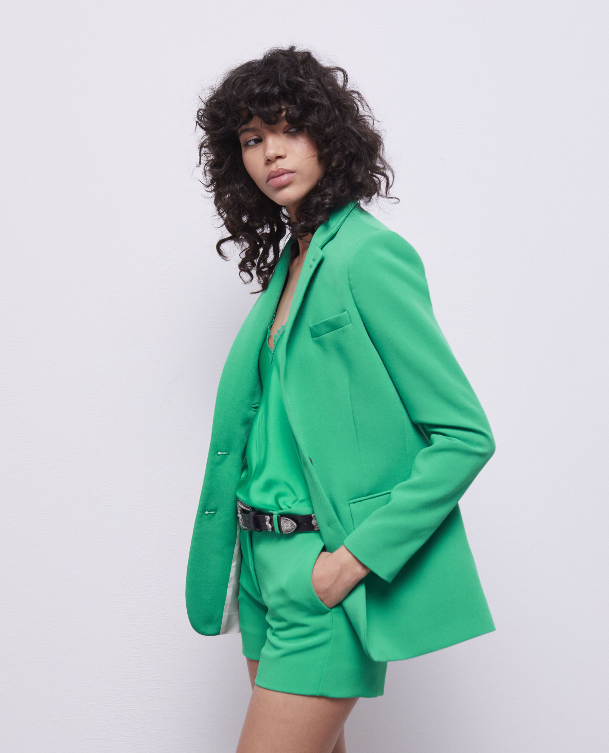 Short tailleur vert en crêpe