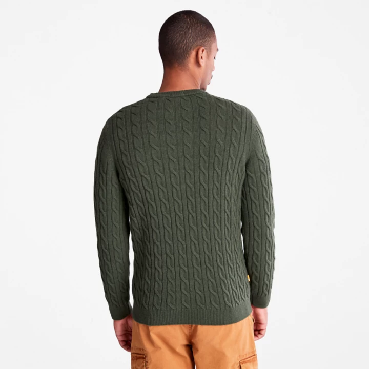 Suéter masculino Phillips Brook com gola redonda em tricô trançado na cor verde.