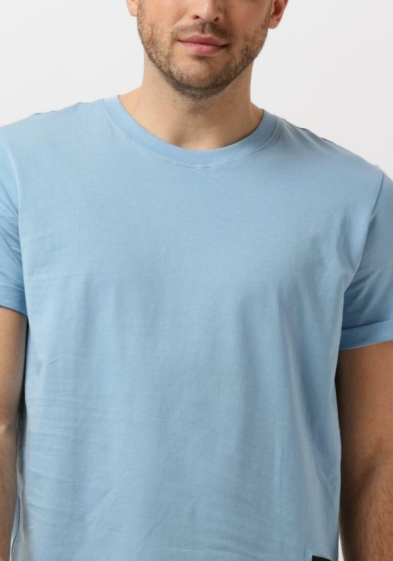 CALVIN KLEIN lichtblauwe calvin klein t-shirt badge turn up sleeve