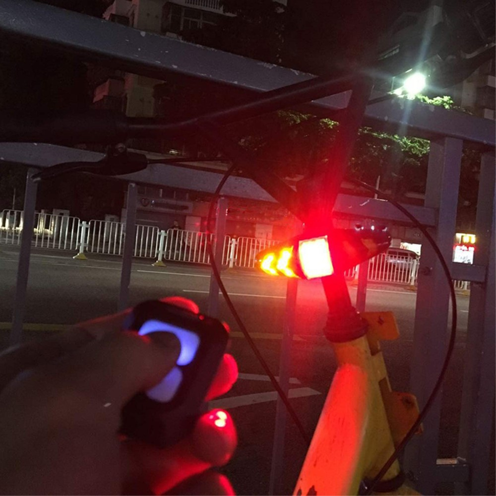 2in1 Wiederaufladbares USB Velo Fahrrad Blinker Rücklicht LED Bremslicht Warnlicht (Spritzwasserfest)