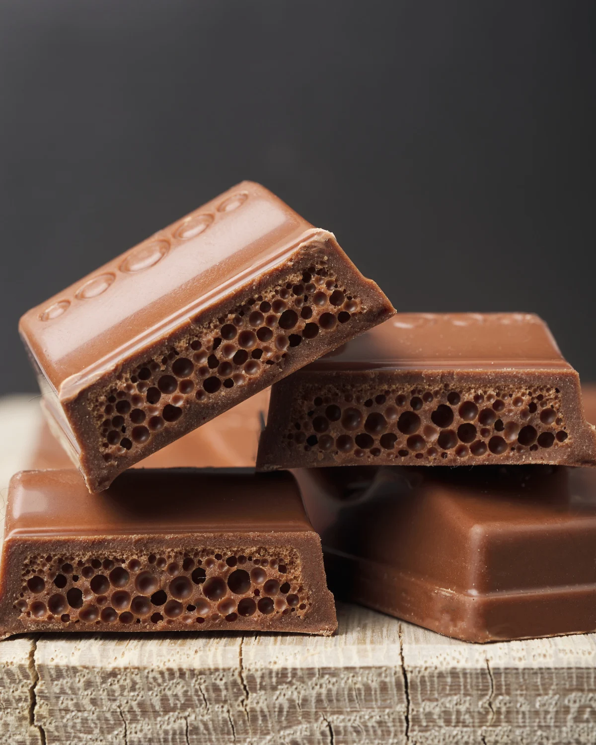 Monster Melkesjokolade Med Luftbobler - uten tilsatt sukker 24x30g