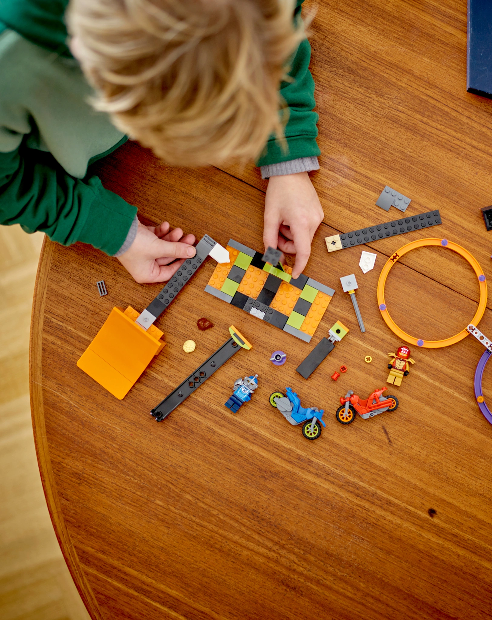 LEGO® City 60360 Kreisende Reifen-Challenge