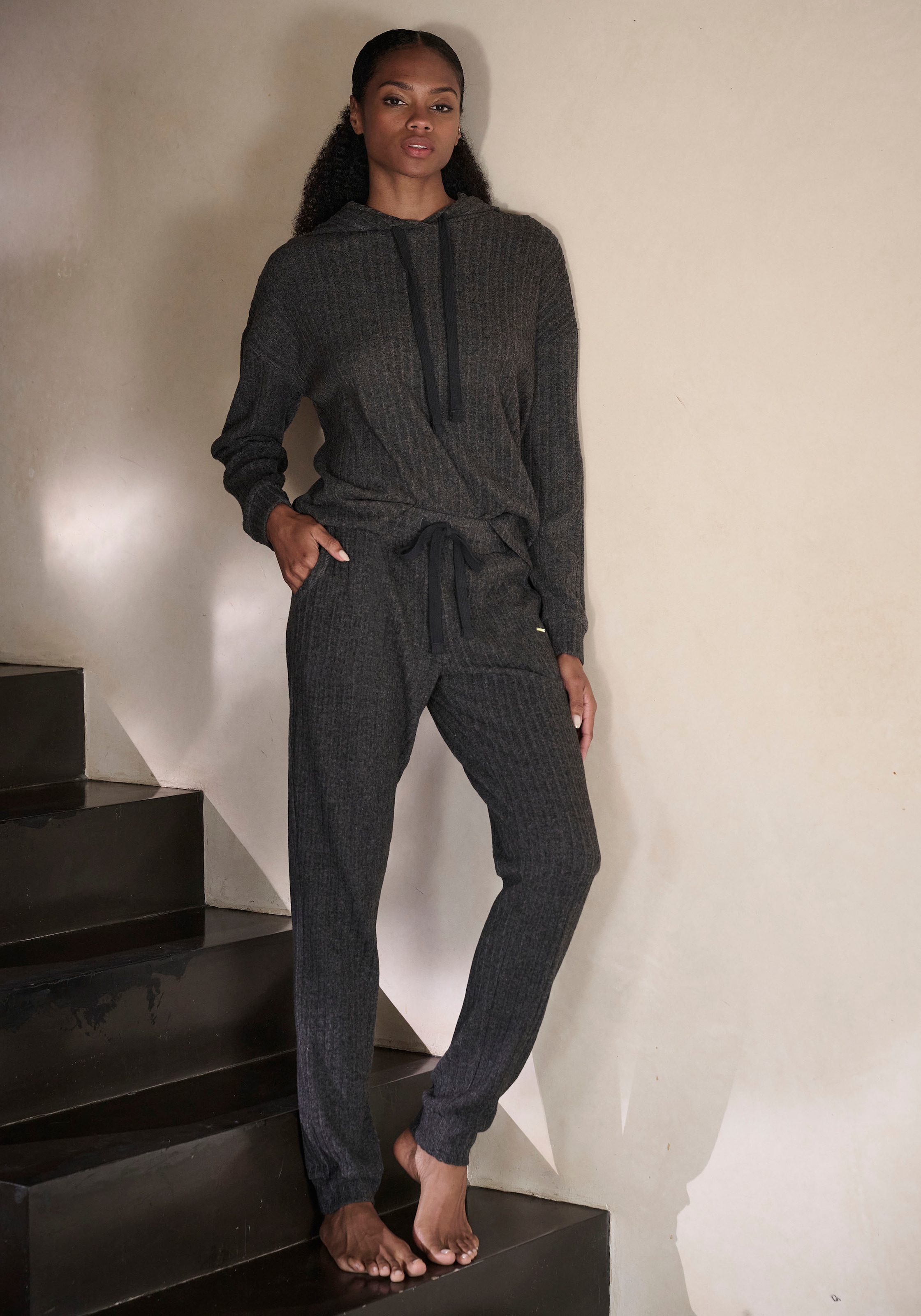 LASCANA Homewearhose  Lounge-/ Strickhose mit praktischen Taschen, Loungewear