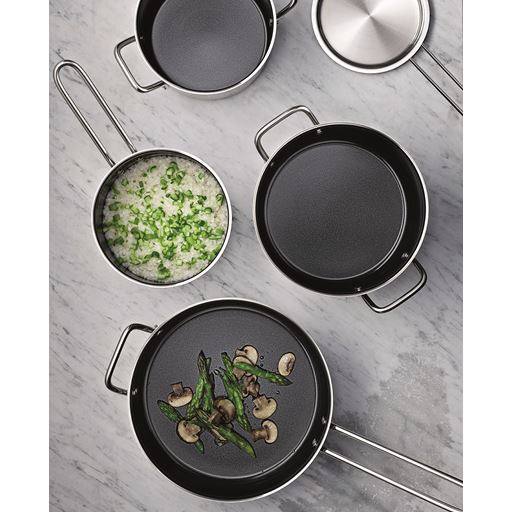 Eva Trio Stainless Steel Keramisk Slip-Let Kasserolle, 1,8 L