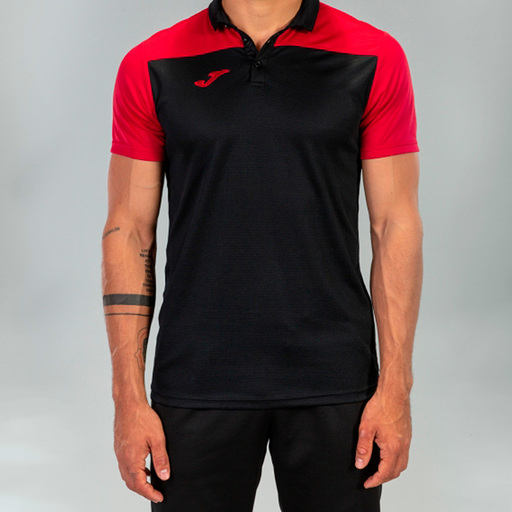 Camisa polo de manga curta Joma Hobby II, preta e vermelha.