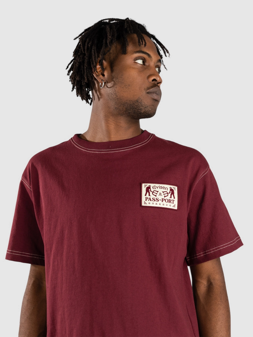 Pass Port Logo Lock Up T-Shirt burgundy
