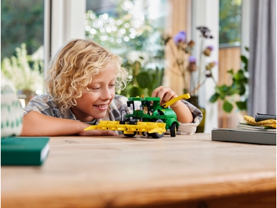 LEGO John Deere 9700 Forage Harvester (42168)