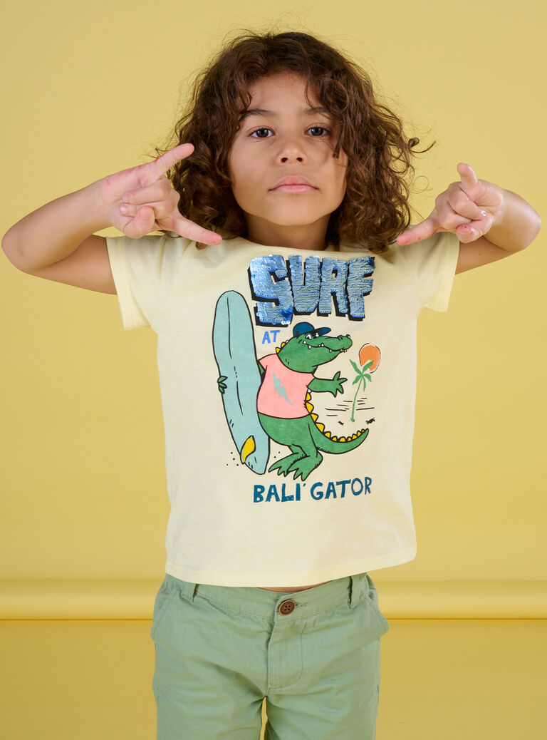 T-shirt jaune à motif aligator