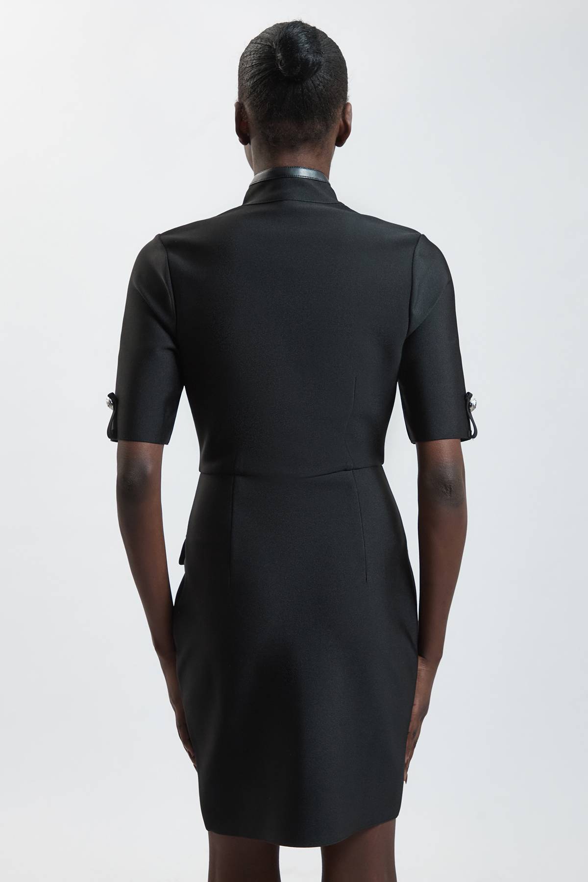 KarenMillen Robe Mini Moulante À Manches Courtes Avec Détails Militaires Et Finitions SYNTHÉTIQUE Petite