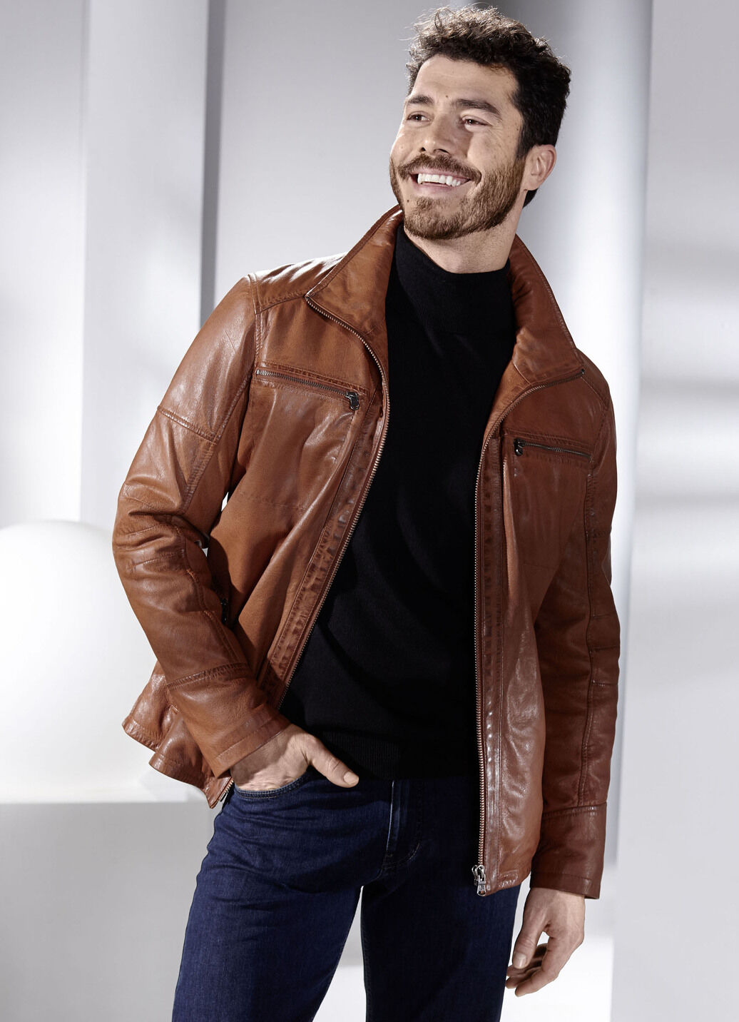 Lederkurzjacke mit Stehumlegekragen