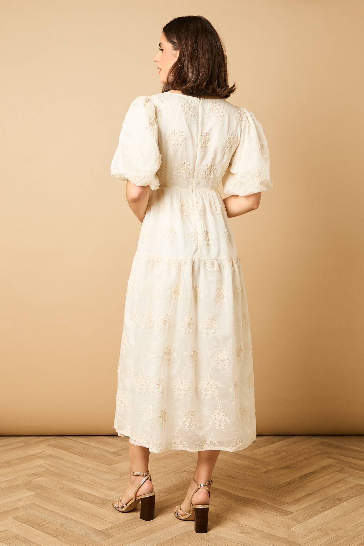 Oasis Robe Midi à Manches Bouffantes et Broderie Florale