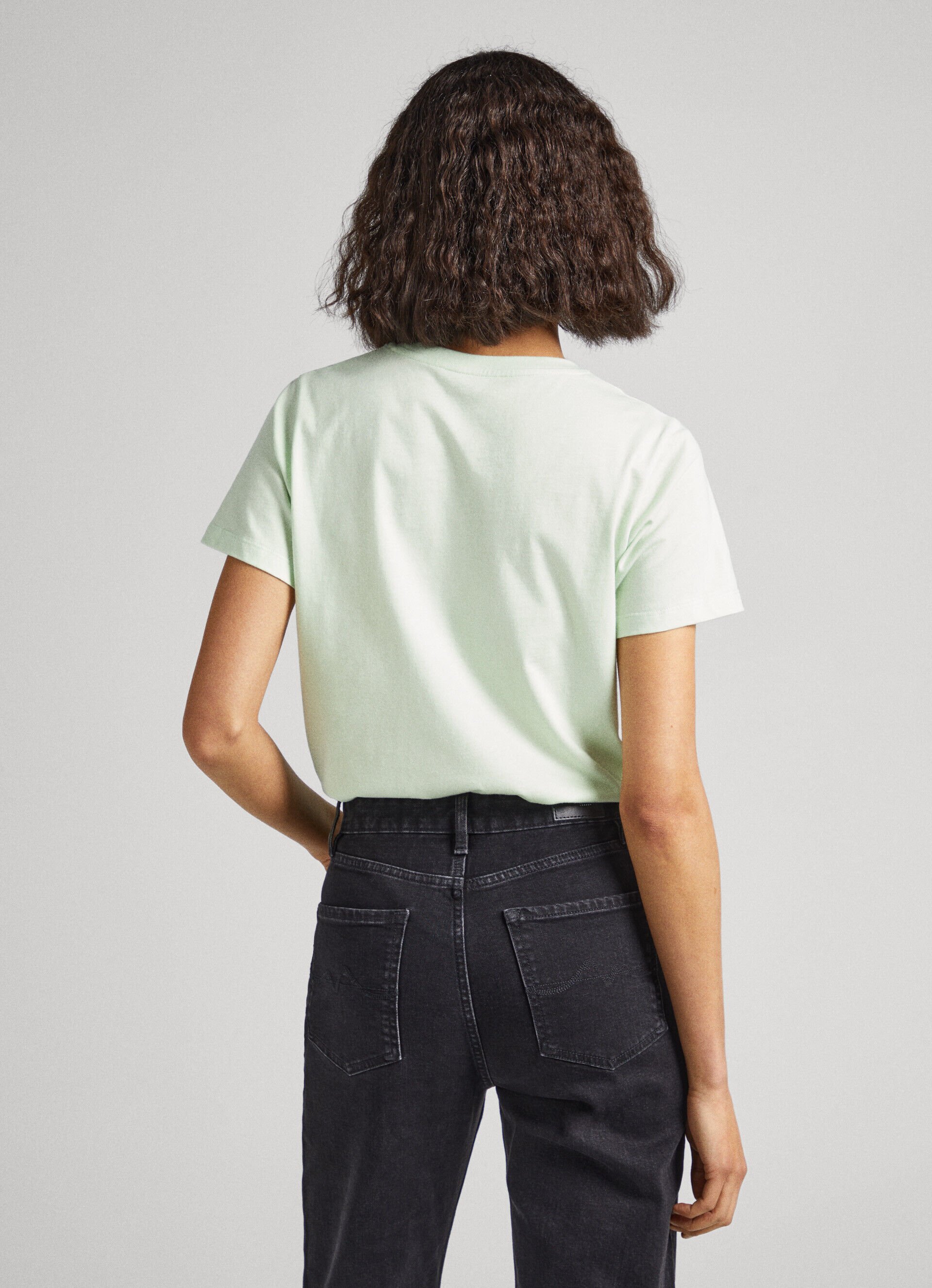 CAMISETA COM ESTAMPA FLORAL - verde claro