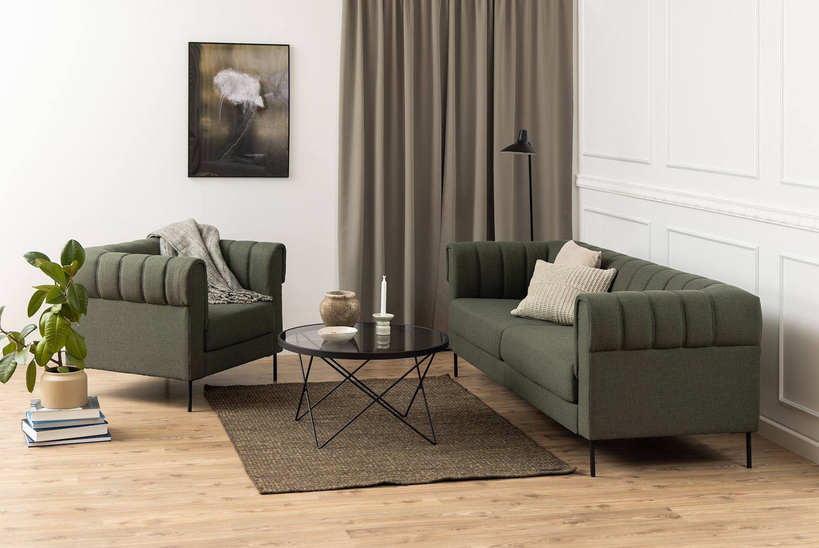 Cuxton rundt sofabord Røkt glass, med sort trådunderstell. Ø80 cm