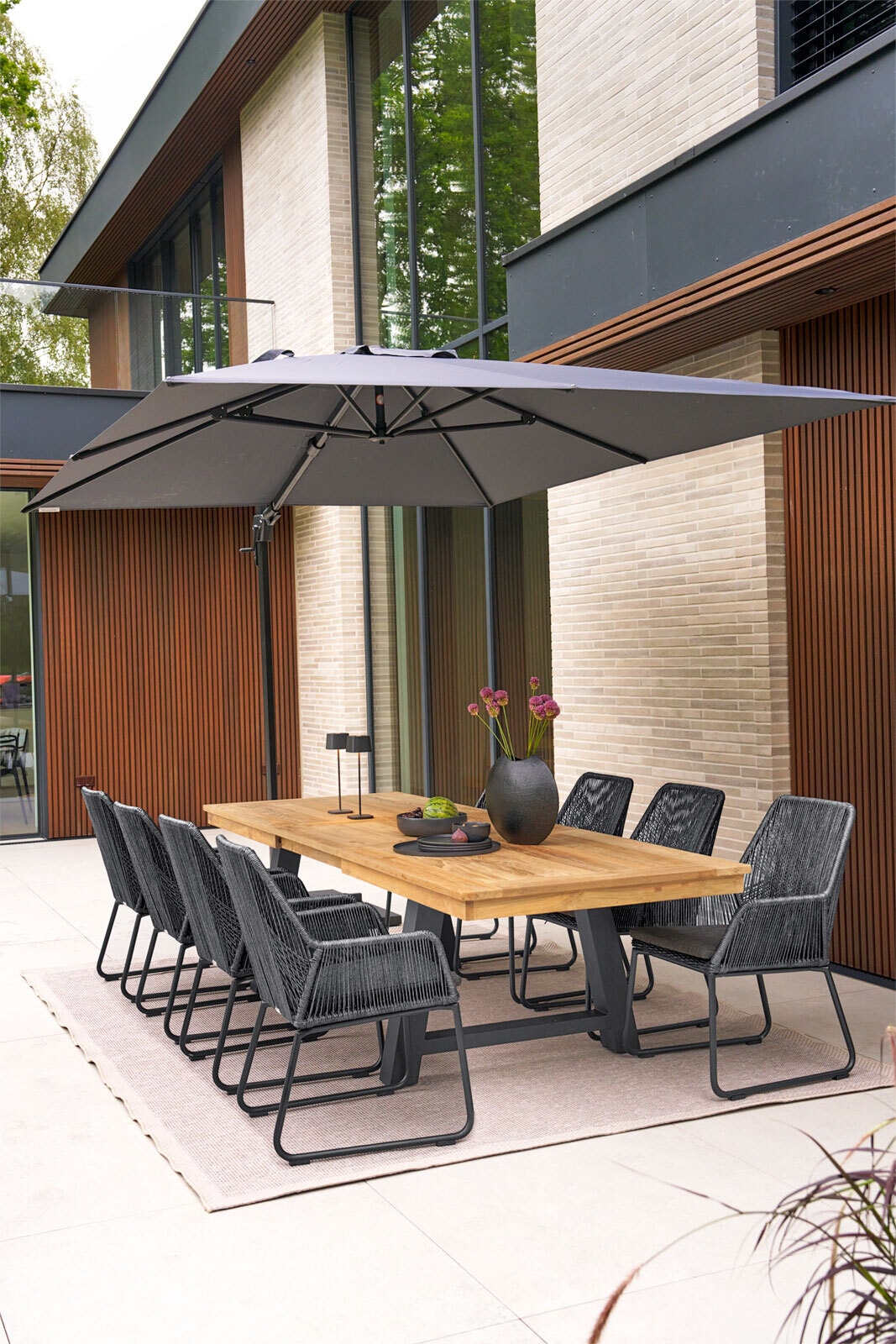 Garden FLAIR Gartentisch OLI 220-300 x 100 cm sandschwarz /Teak