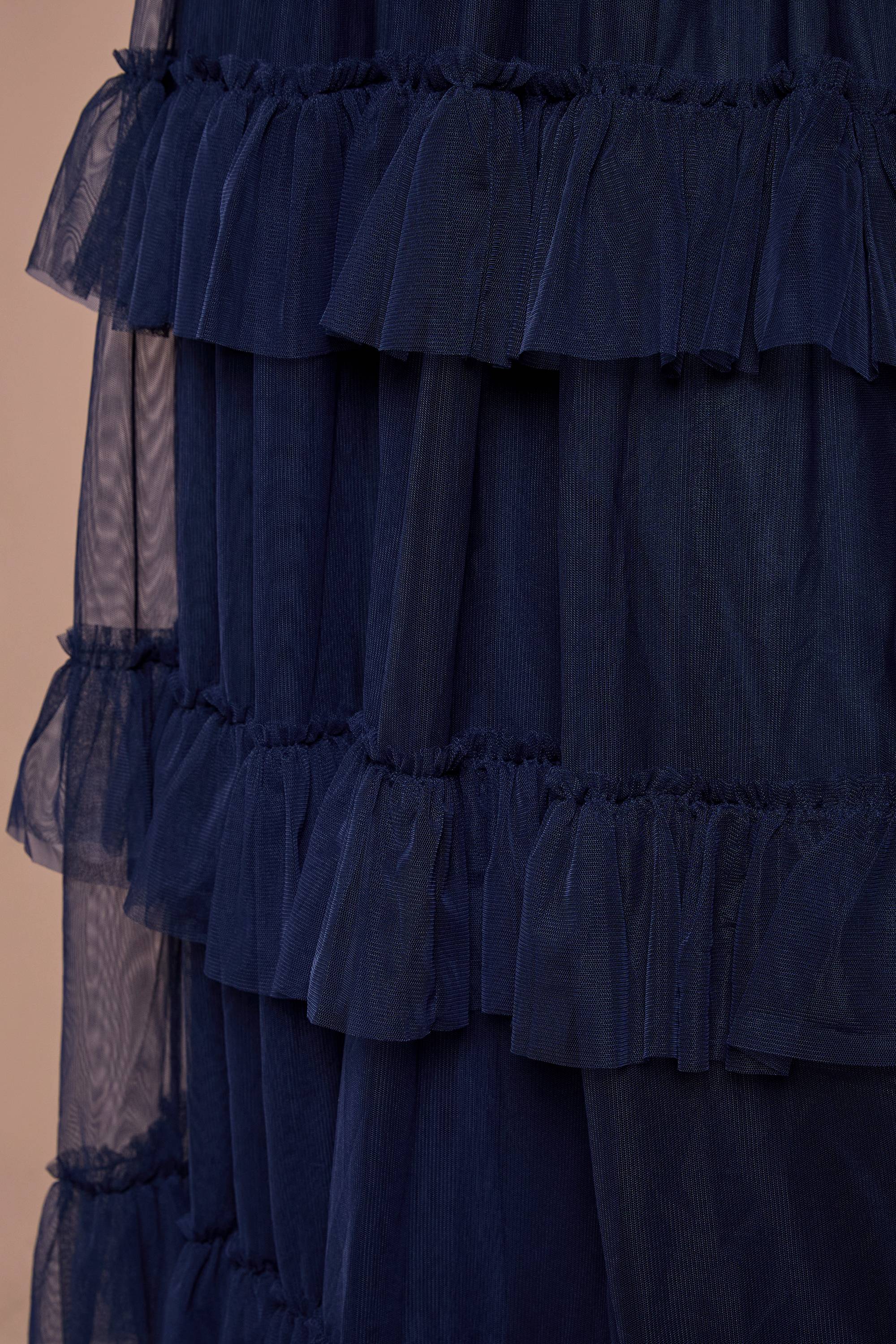 Oasis Robe Longue De Demoiselle D'honneur Plissée En Mesh Bleu Marine À Une Épaule Avec Volants Étagés