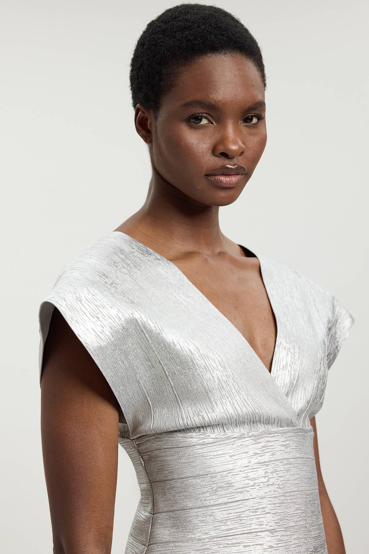 KarenMillen Haut À Manches Ailes D'ange Et Bandes Sculptantes Effet Métallisé