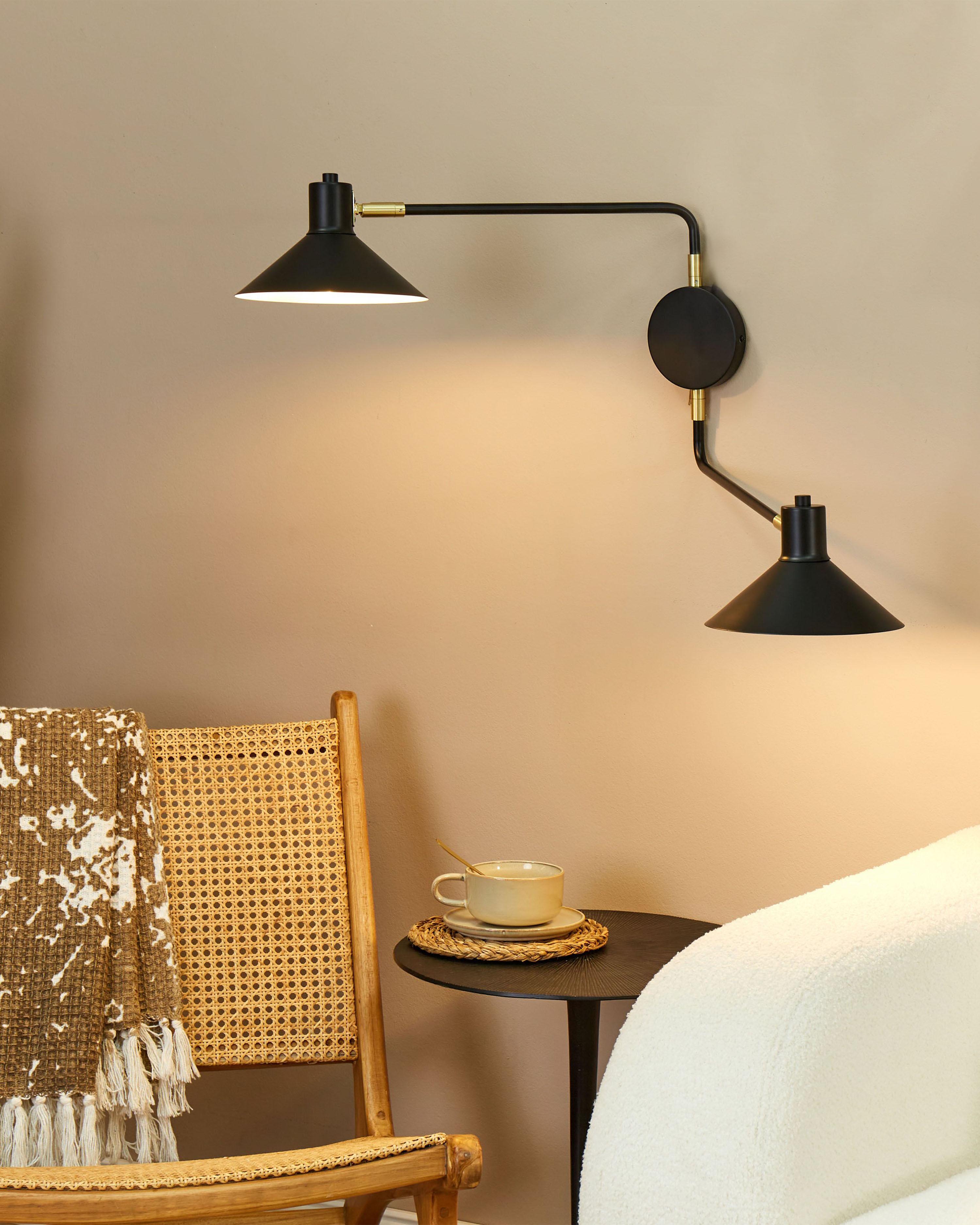 Wandlamp KADASSA verstelbaar Metaal Zwart