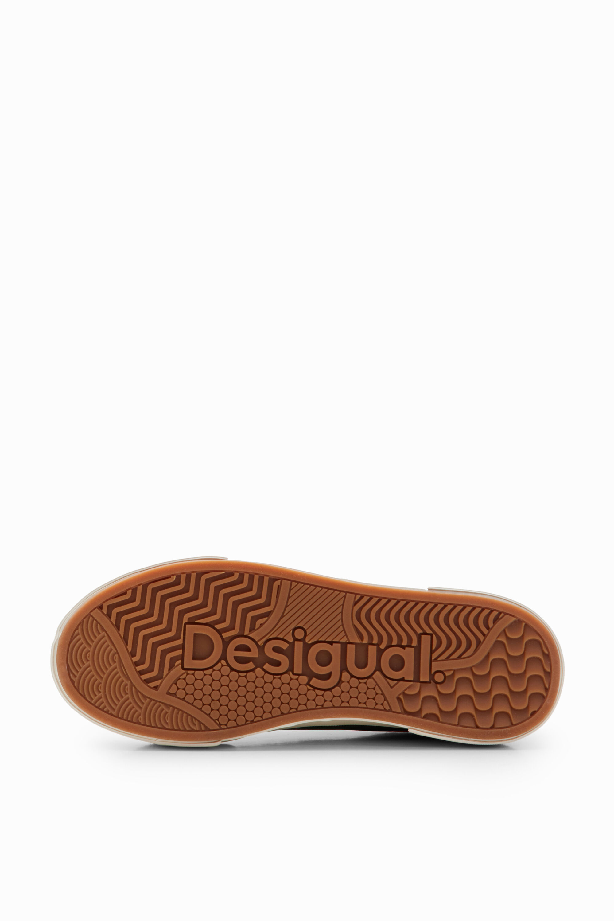 Baskets plateforme clous