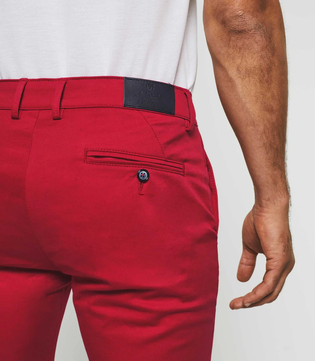 Pantalon chino satin rouge 