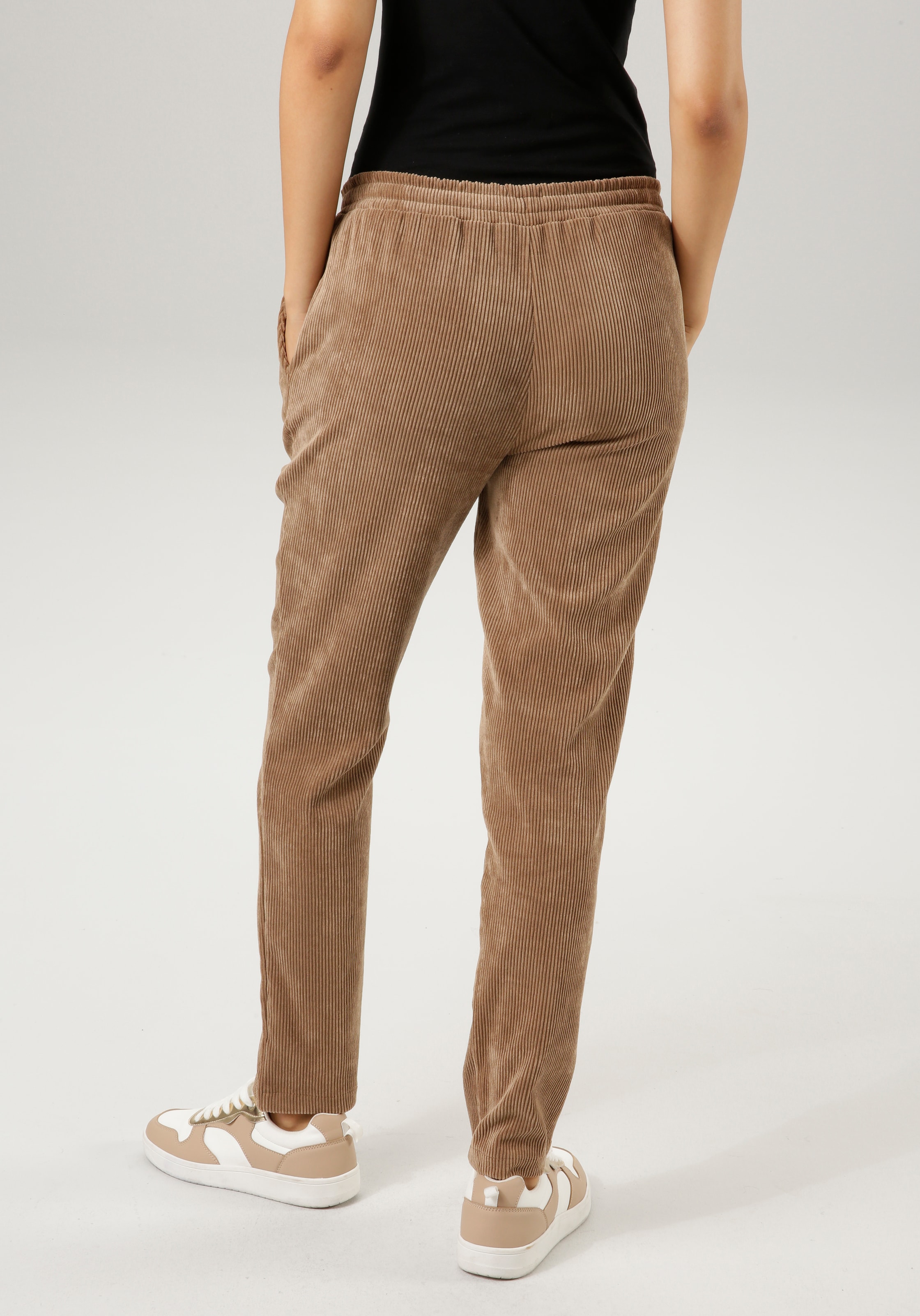 Aniston CASUAL Schlupfhose  aus trendigem, elastischen Cord