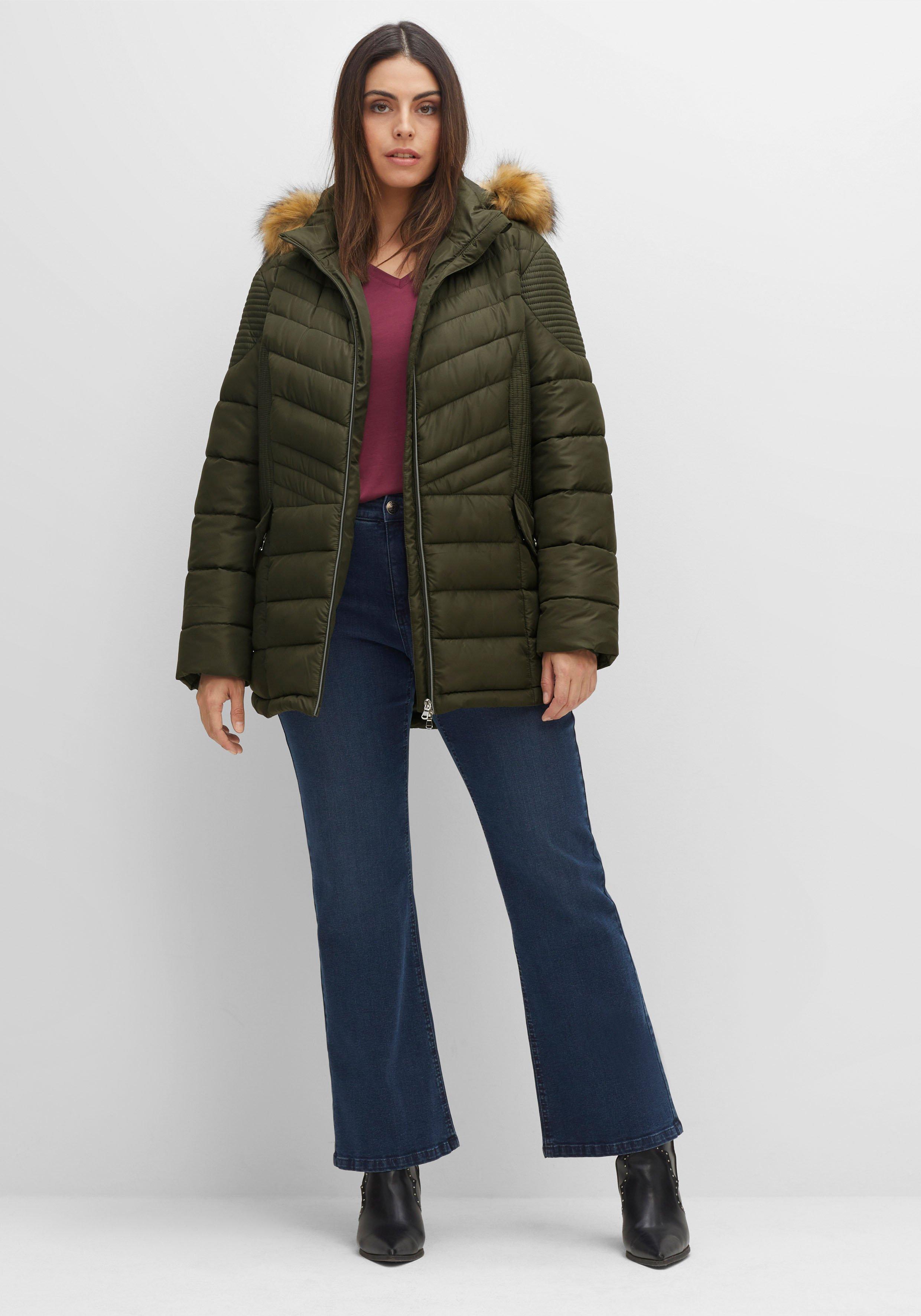 Steppjacke mit abnehmbarer Kapuze