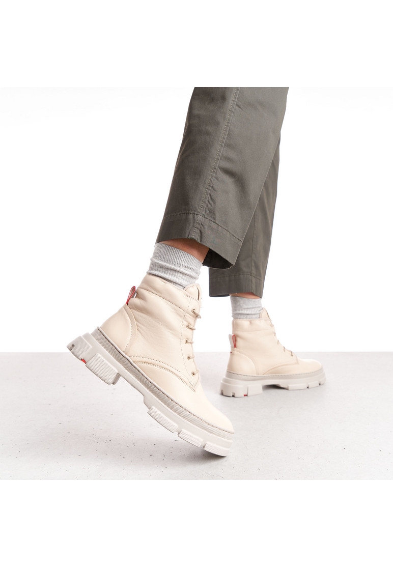 STIEFELETTE Beige