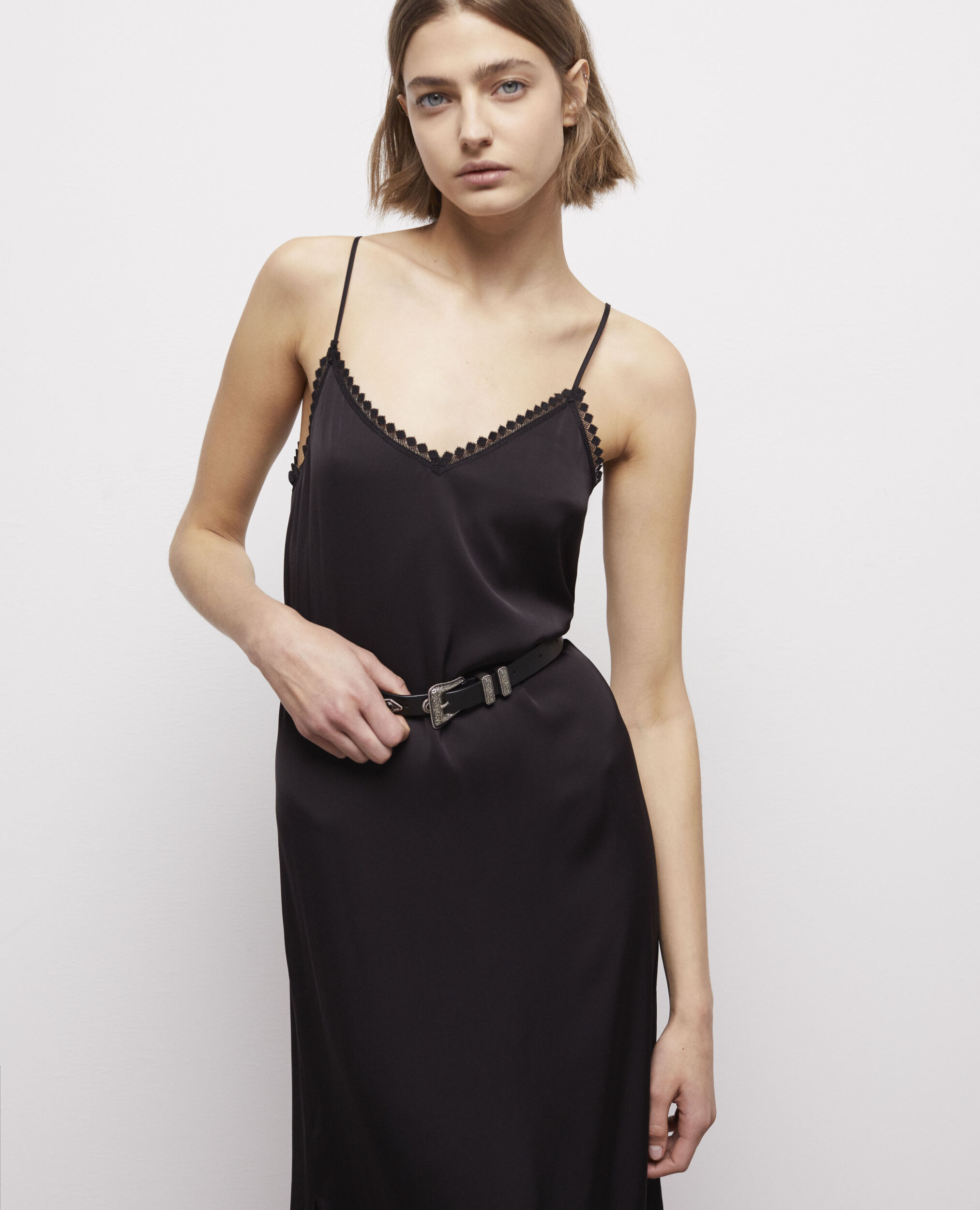 Robe longue dentelle noire