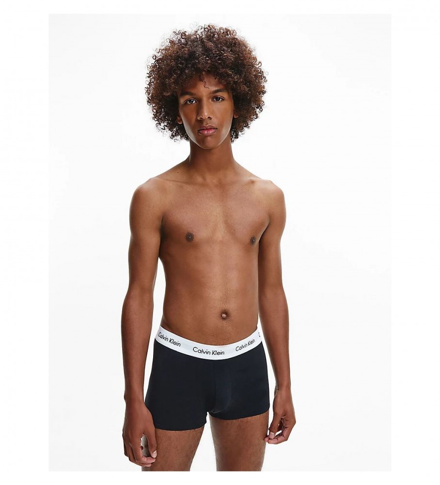 Cuecas boxer Calvin Klein de cintura baixa, em algodão elástico, pacote com 3 unidades, pretas.