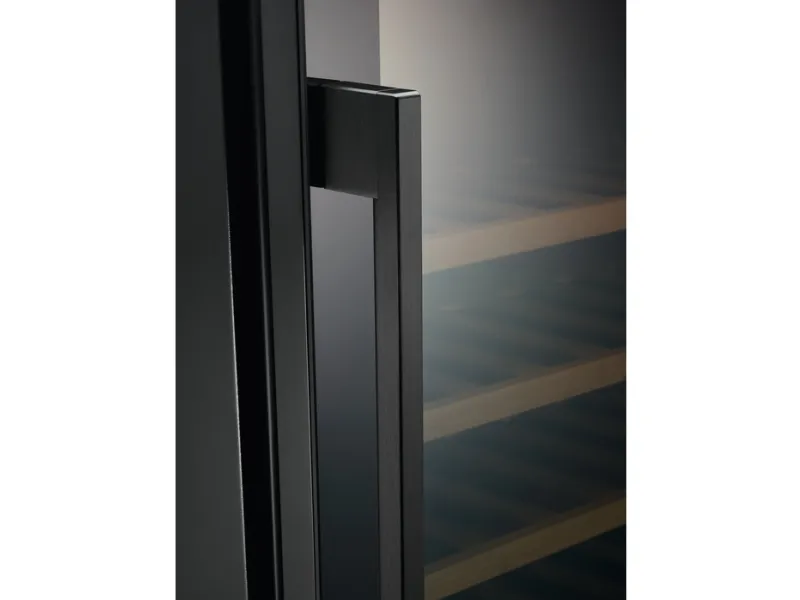AEG 5000 AWUS020B5B - Vinkøler - til indbygning - niche - bredde: 30 cm - dybde: 55 cm - højde: 82.2 cm - 58 liter - Klasse G - sort og glas
