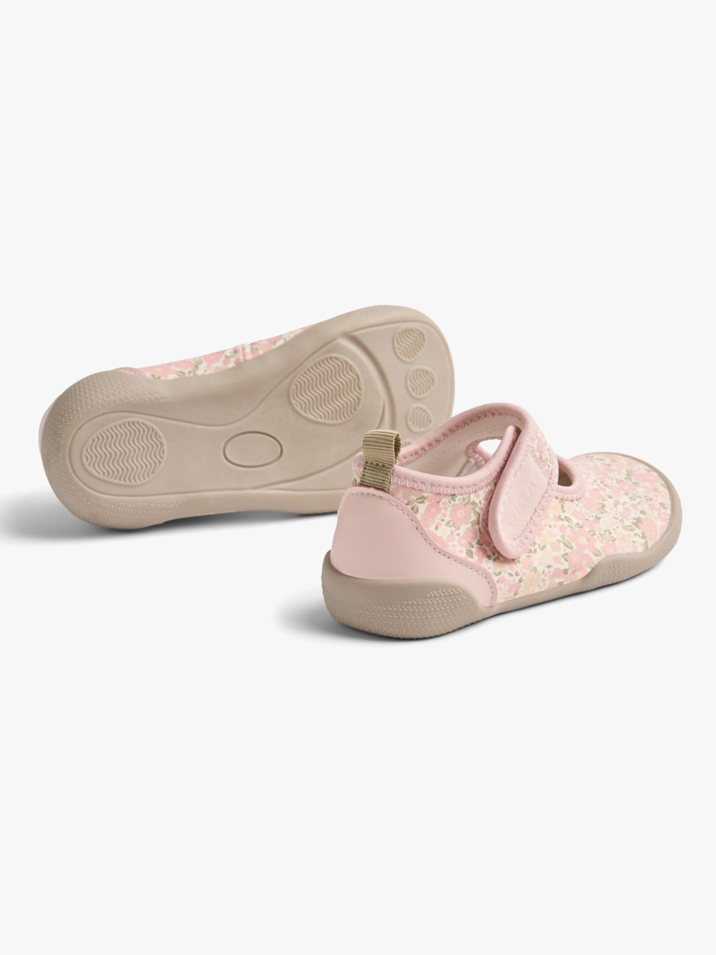 Beach Shoe Wavey