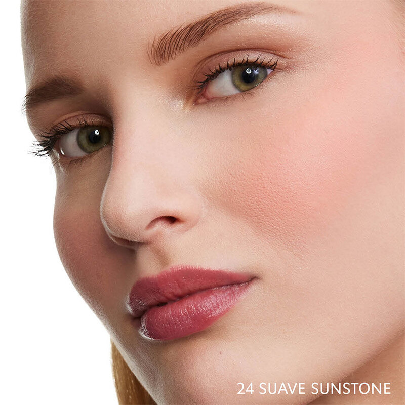 Make Me Blush Bold Blurring Blush  FLOUTANT, MODULABLE, COULEUR TRANSPARENTE À ULTRA-AUDACIEUSE. - 24_SUAVE_SUNSTONE