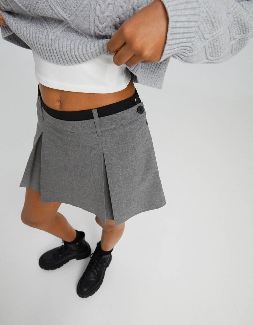 Saia-calça sob medida com pregas caixa
