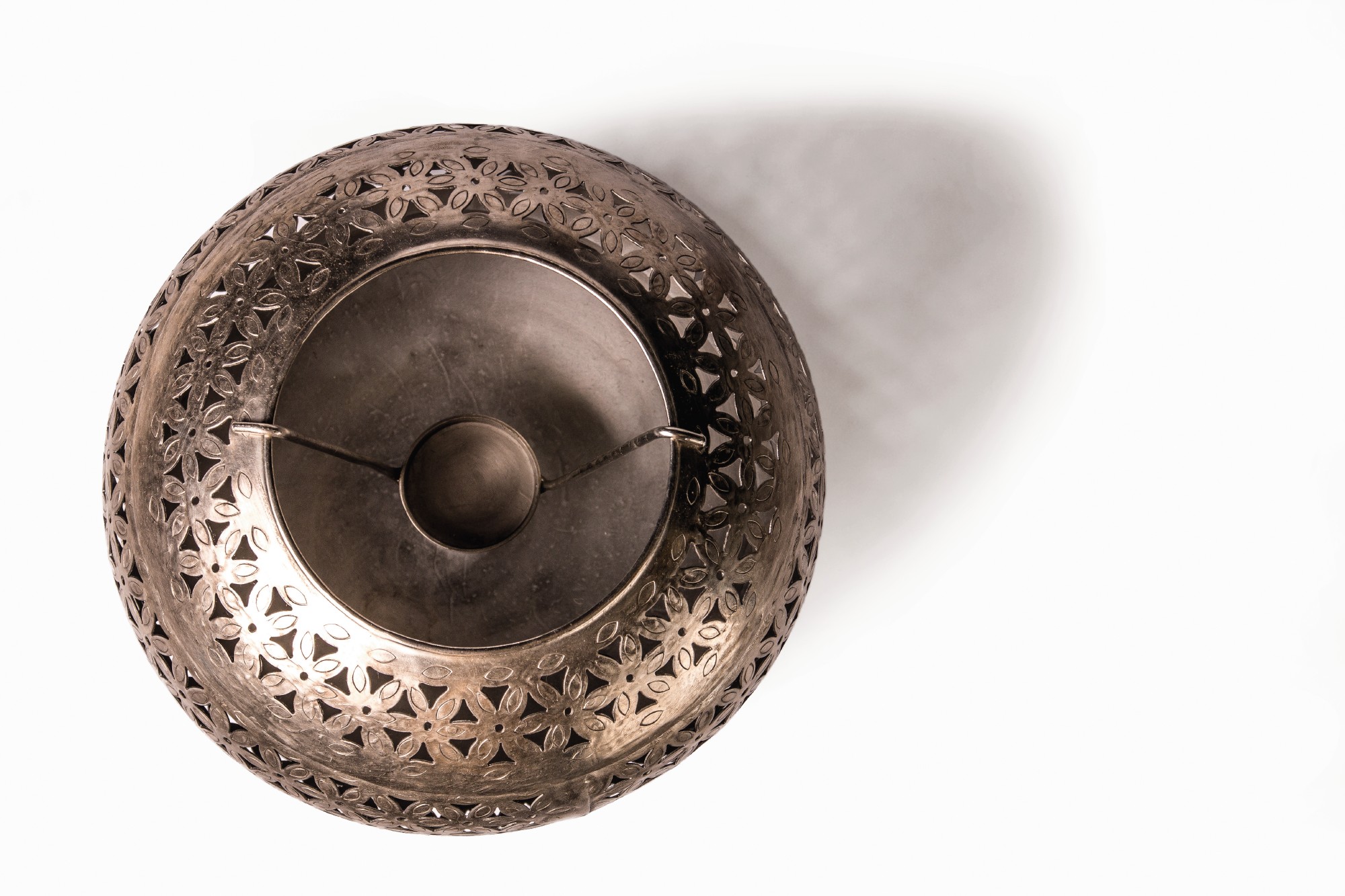 Teelichthalter 'Blumen', silber, Ø 12 cm, H 11 cm von fischer's lagerhaus