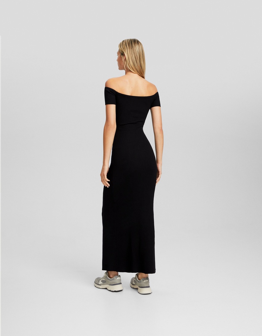 Vestido longo de tricô com mangas curtas