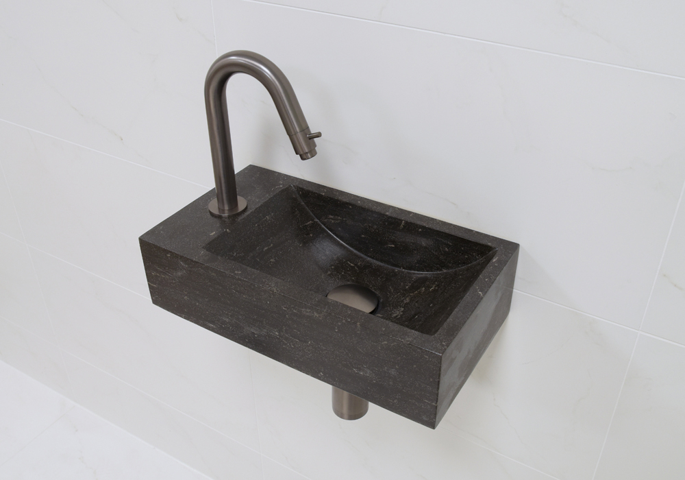 Lambini Designs Recto links natuursteen fonteinset met oud ijzerkleurige gebogen fonteinkraan en toebehoren