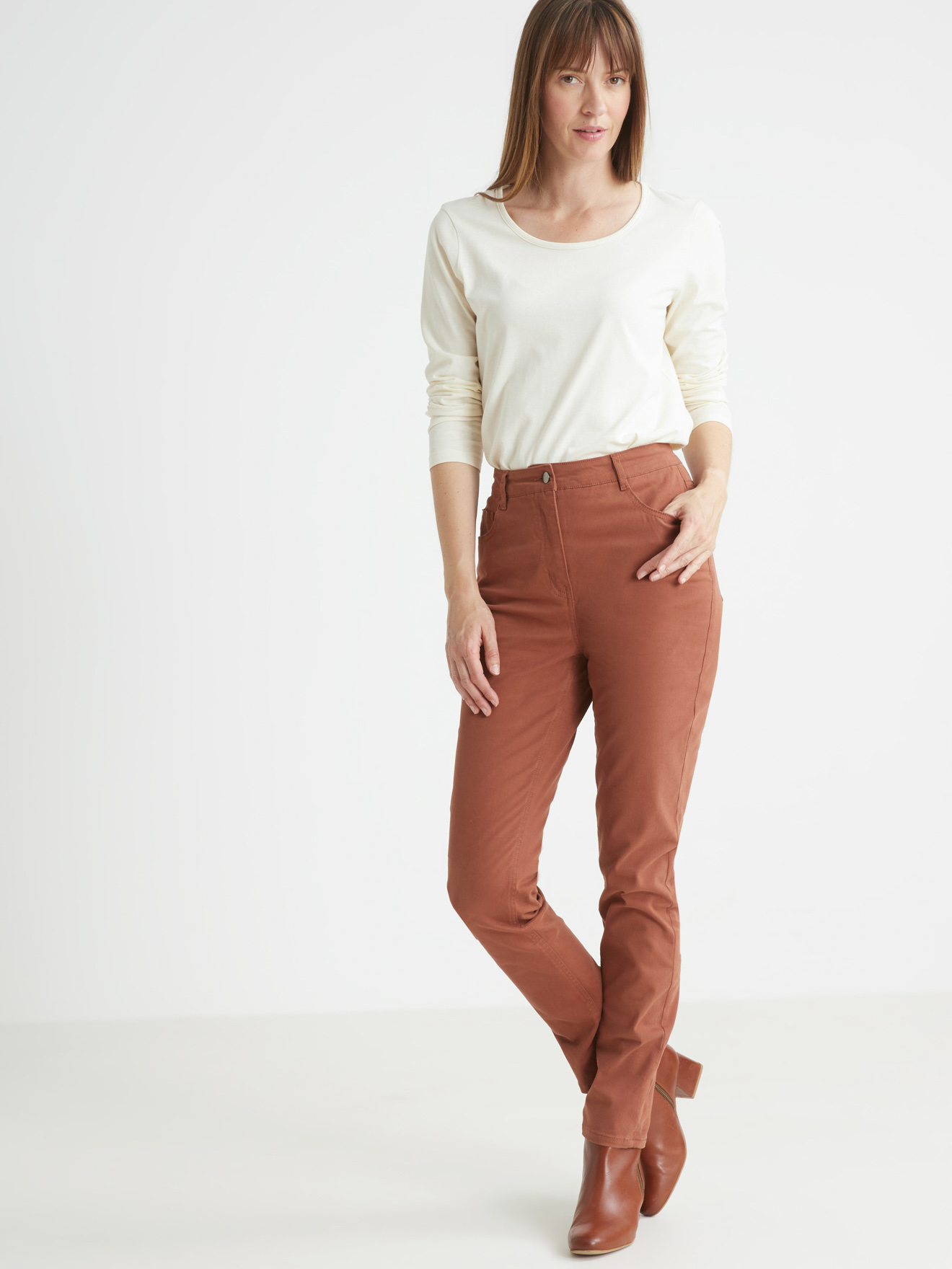 Pantalon 5 poches coupe droite