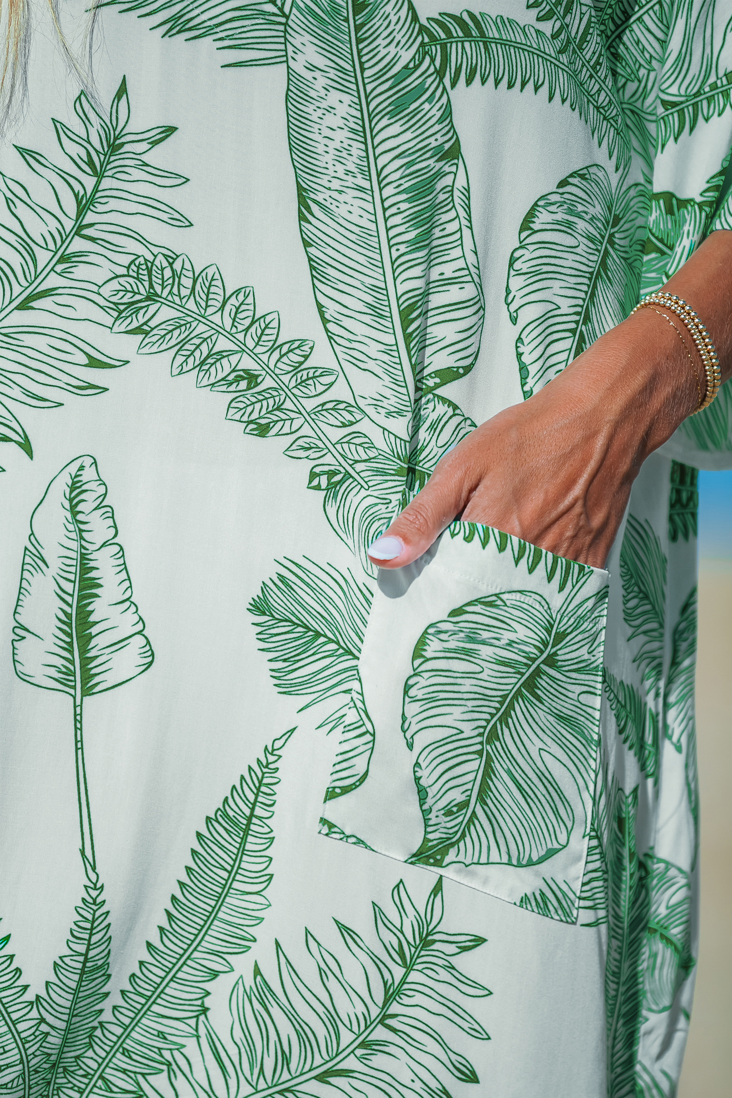 Robe cover up avec col chemise en V à feuilles de palmier vertes