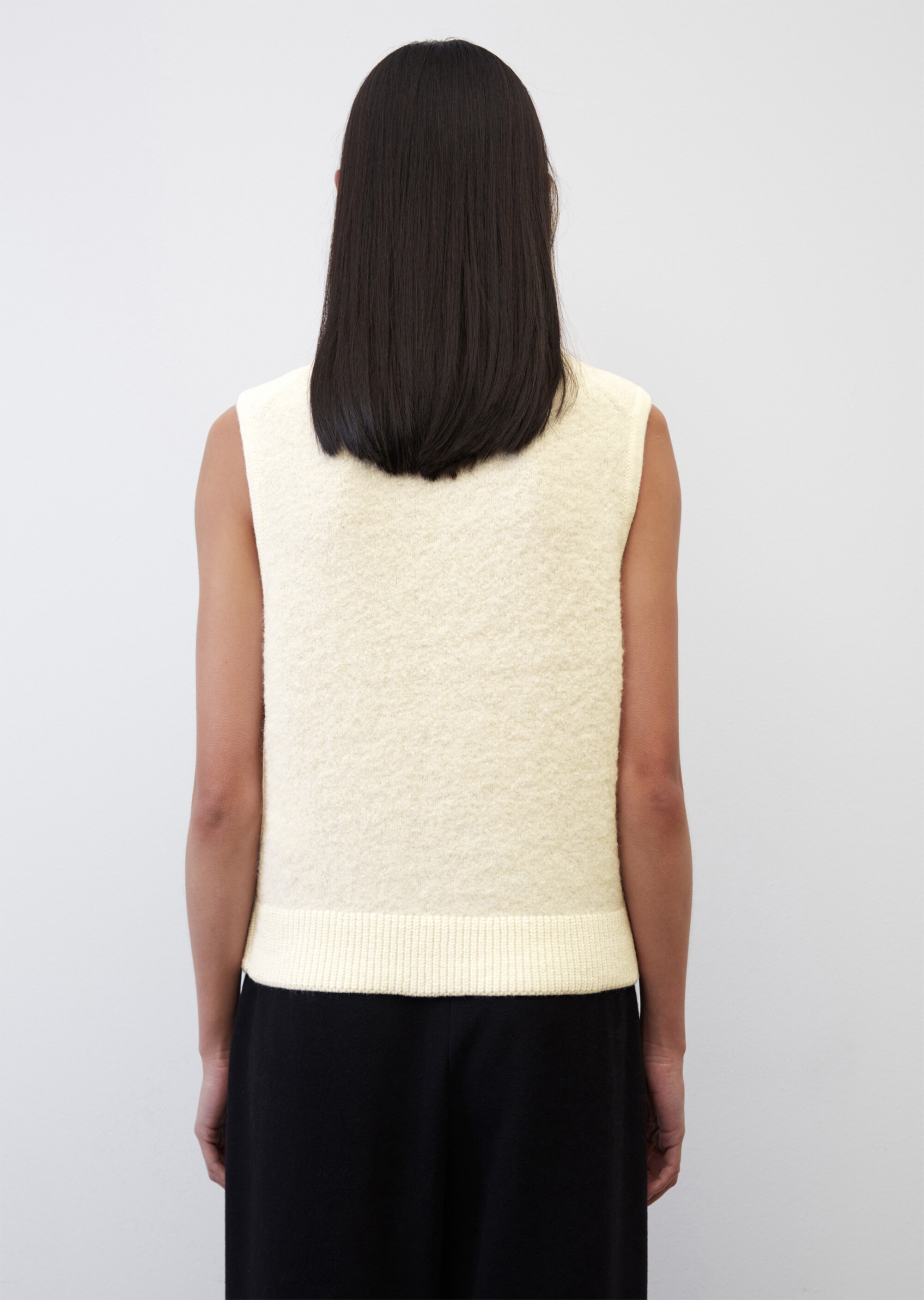 Bouclé-Pullunder cropped aus Schurwolle-Alpakawolle-Mix