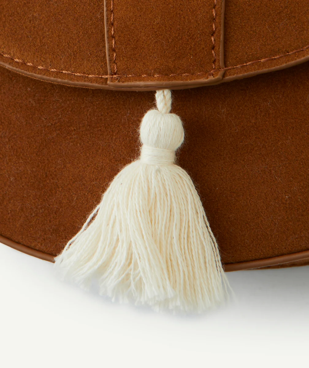 SAC BANDOULIÈRE FILLE MARRON AVEC POMPON ÉCRU