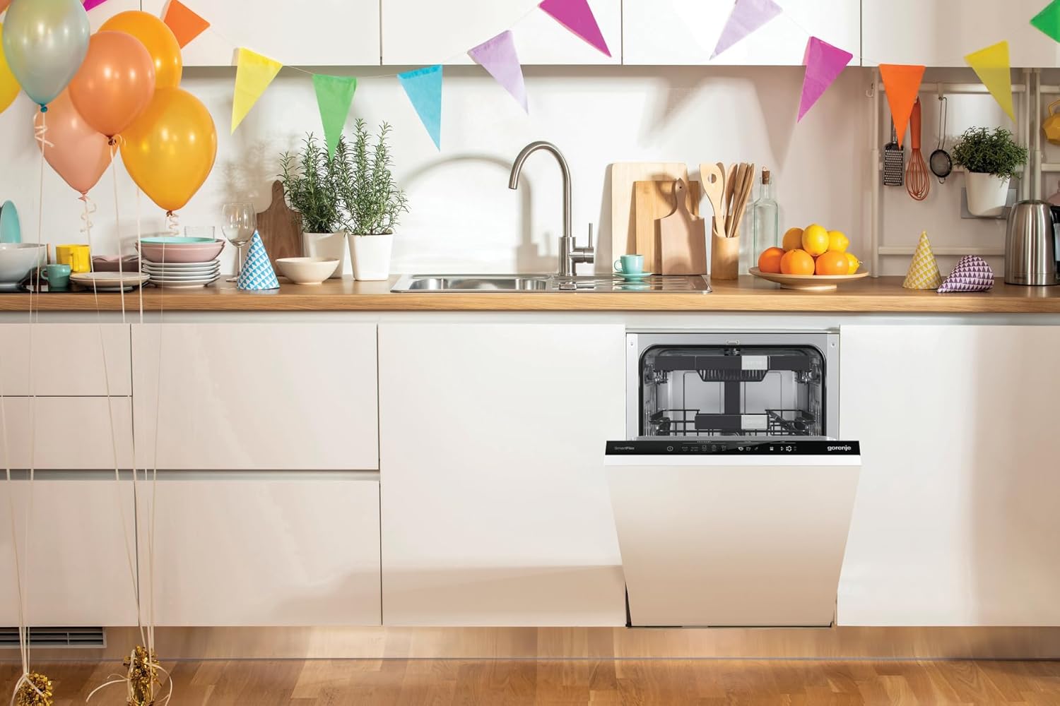 Gorenje GV583C10 Vollintegrierbarer Geschirrspüler, 45cm, 10 Maßgedecker, TotalDry automatische Türöffnung, ExtraHygiene, vollständiger Überlaufschutz, Spültemperatur bis 65°C
