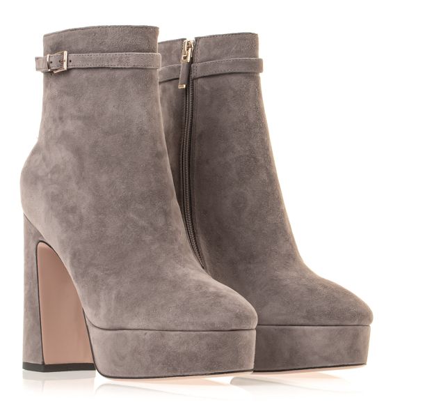 Lola Cruz Ankle Boots