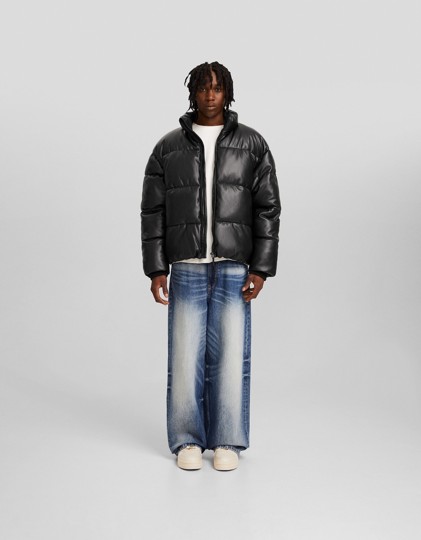 Jaqueta puffer com efeito de couro