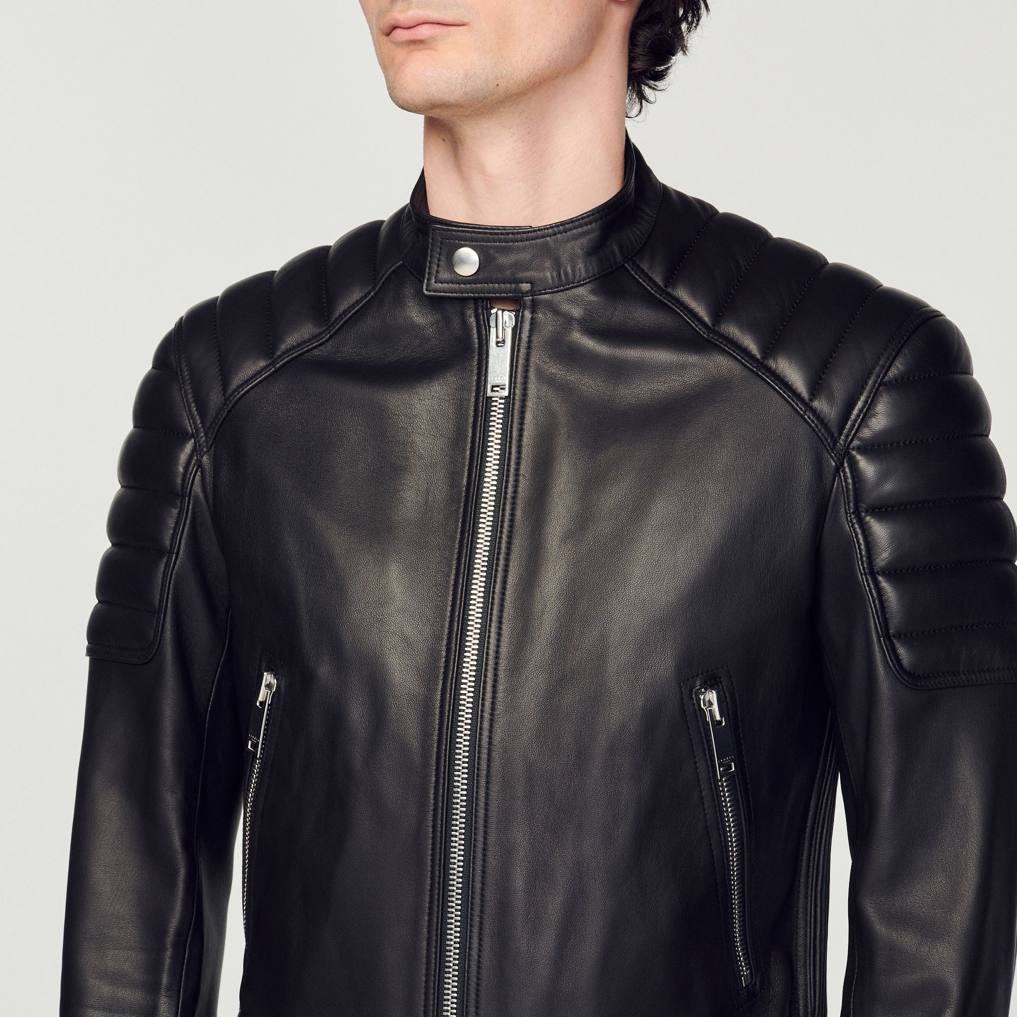 Blouson en cuir finitions matelassees