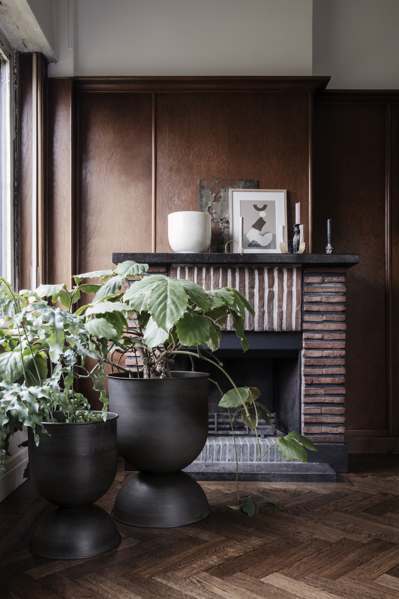 Bloempot Hourglass M zwart