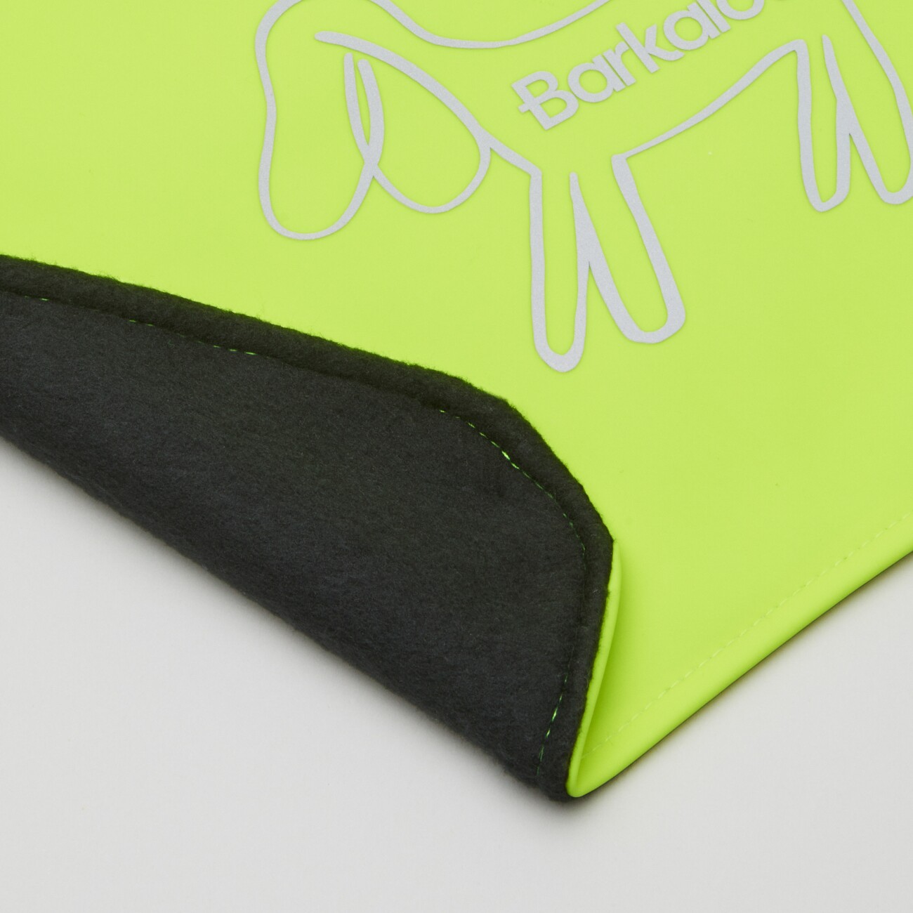 Barkalot Hunderegenmantel aus Upcycled-Stoff