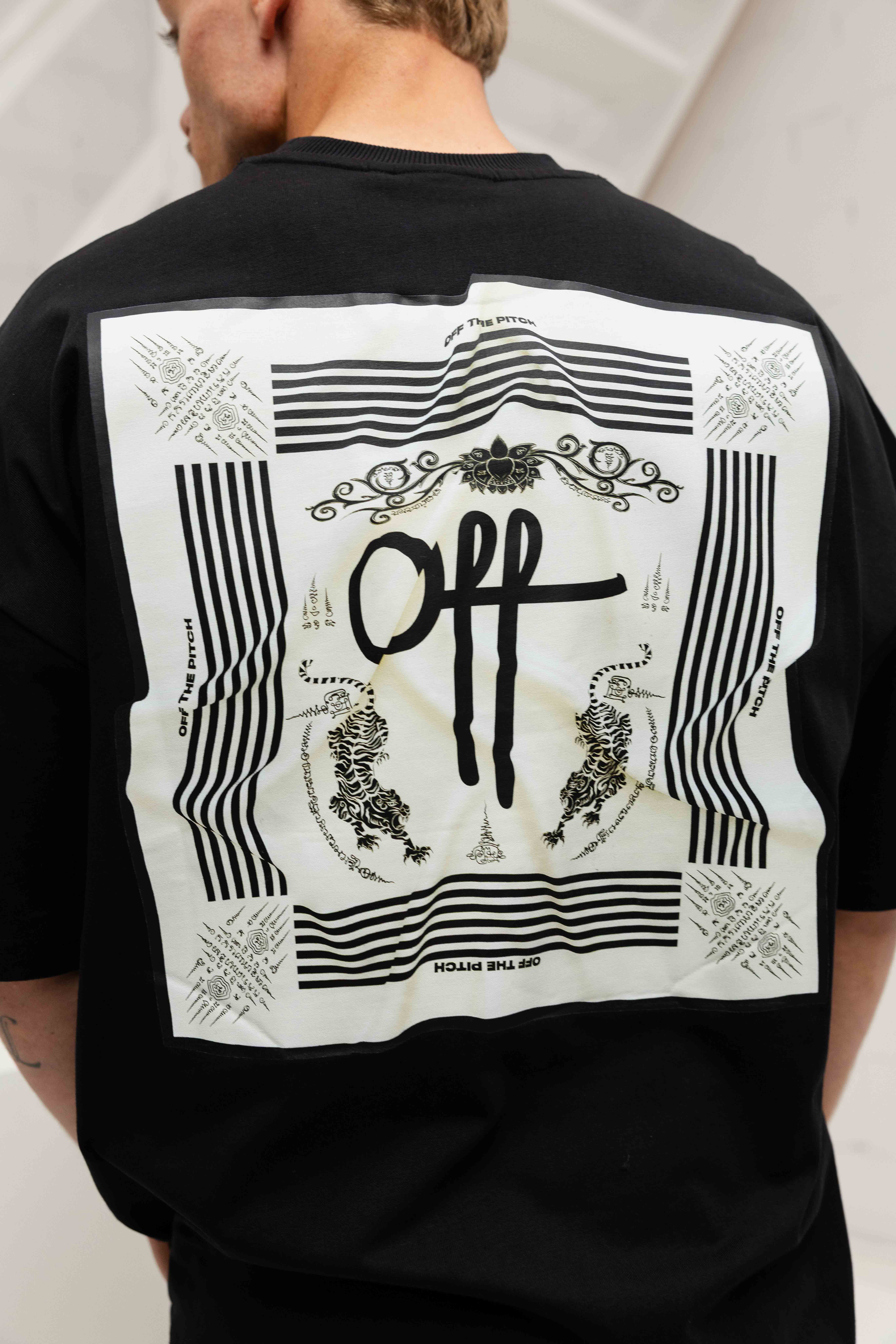 Off The Pitch Temple T-Shirt Heren Zwart